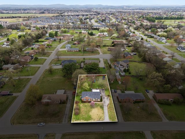 2014 Stonebrook Dr, Murfreesboro, TN 37128