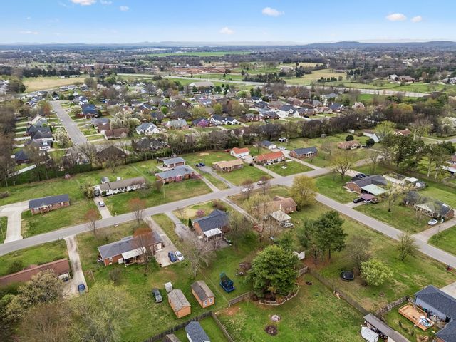 2014 Stonebrook Dr, Murfreesboro, TN 37128