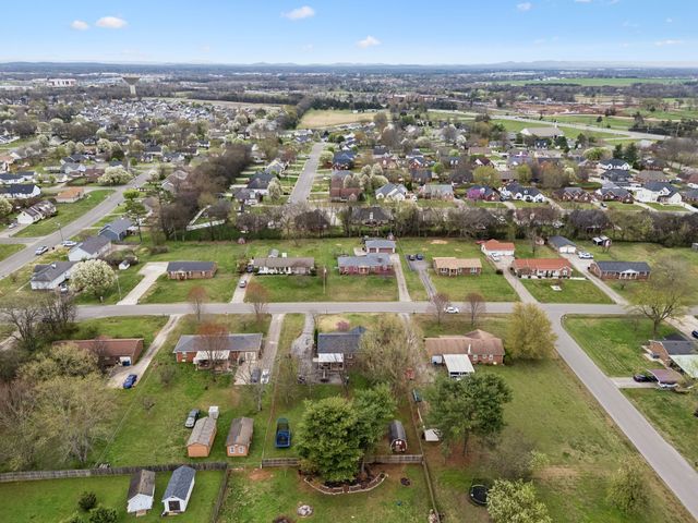 2014 Stonebrook Dr, Murfreesboro, TN 37128