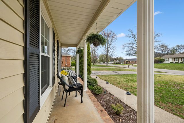 2014 Stonebrook Dr, Murfreesboro, TN 37128