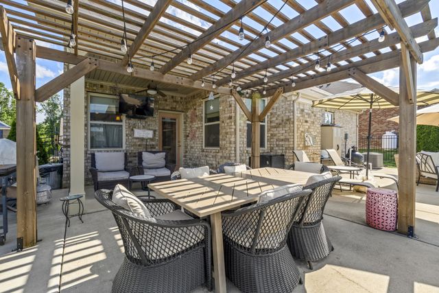 8048 Forest Hills Dr, Spring Hill, TN 37174
