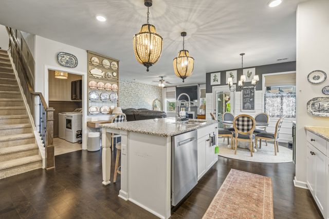 8048 Forest Hills Dr, Spring Hill, TN 37174