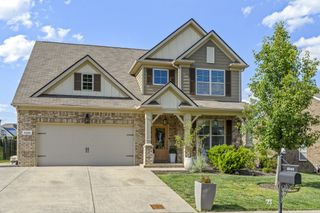 8048 Forest Hills Dr, Spring Hill, TN 37174