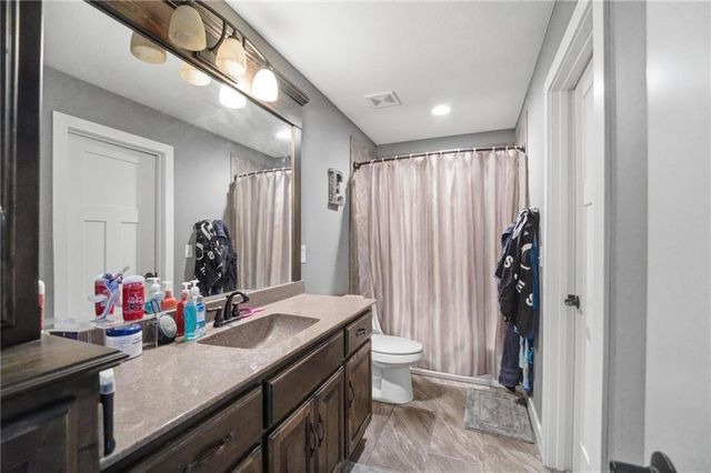 10509 N Hedges Avenue, Kansas City, MO 64157