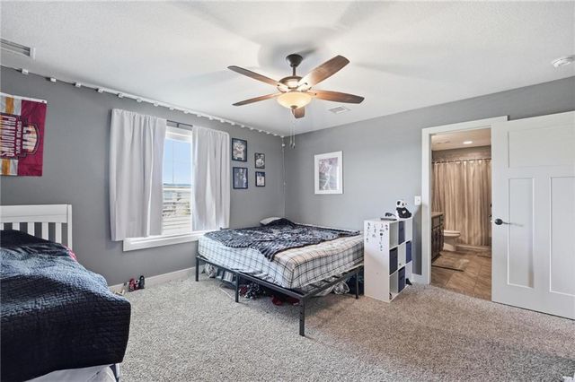 10509 N Hedges Avenue, Kansas City, MO 64157