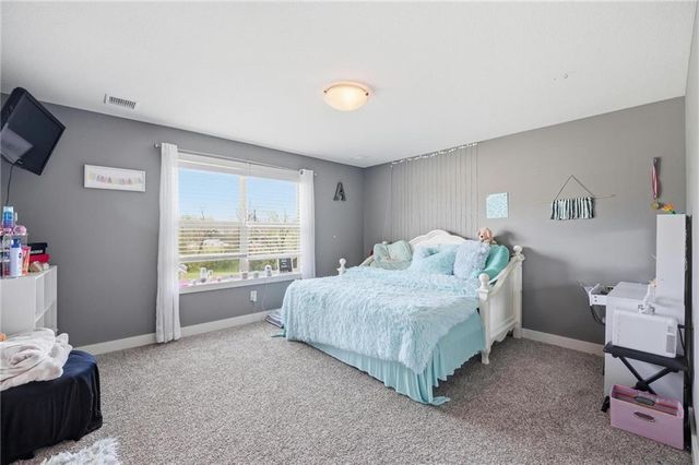10509 N Hedges Avenue, Kansas City, MO 64157