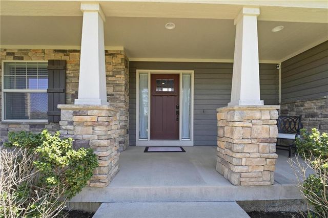 10509 N Hedges Avenue, Kansas City, MO 64157