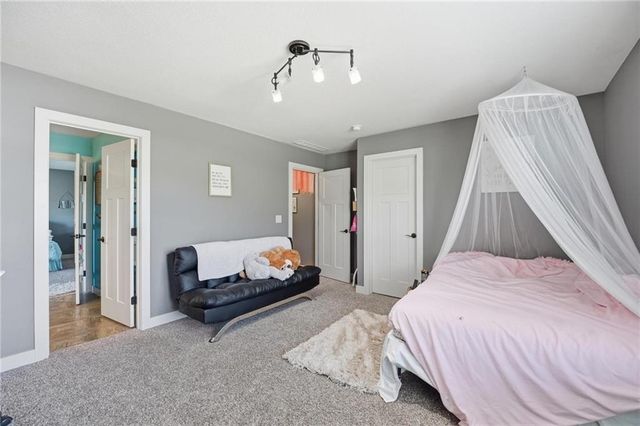 10509 N Hedges Avenue, Kansas City, MO 64157