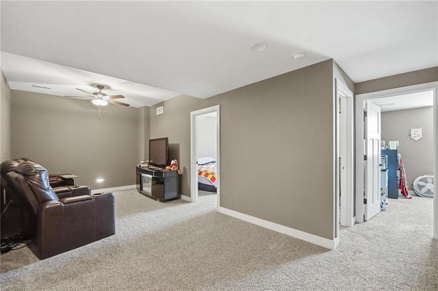 10509 N Hedges Avenue, Kansas City, MO 64157