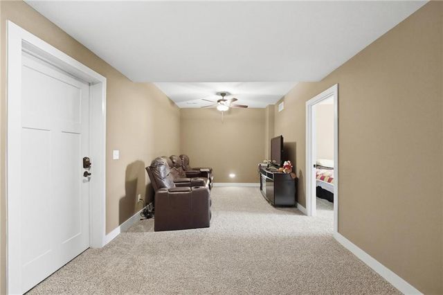 10509 N Hedges Avenue, Kansas City, MO 64157