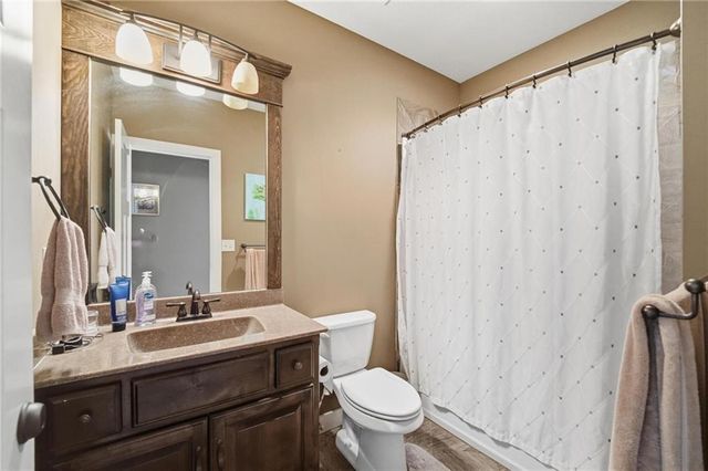 10509 N Hedges Avenue, Kansas City, MO 64157