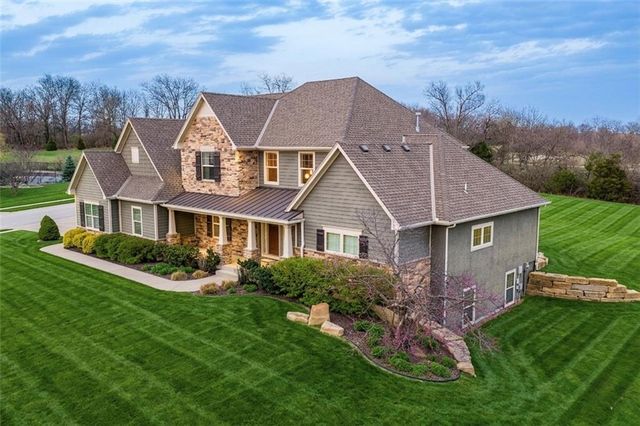 10509 N Hedges Avenue, Kansas City, MO 64157