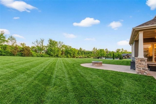 10509 N Hedges Avenue, Kansas City, MO 64157