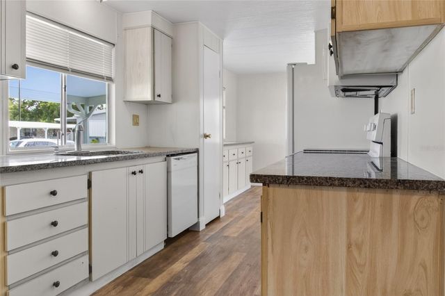 498 LONGWOOD DRIVE, Venice, FL 34285