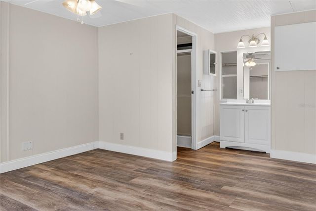 498 LONGWOOD DRIVE, Venice, FL 34285