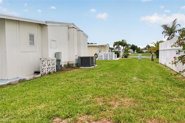 498 LONGWOOD DRIVE, Venice, FL 34285