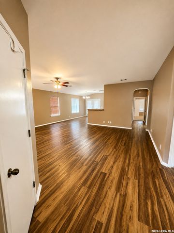 9006 Pinseeker, Selma, TX 78154