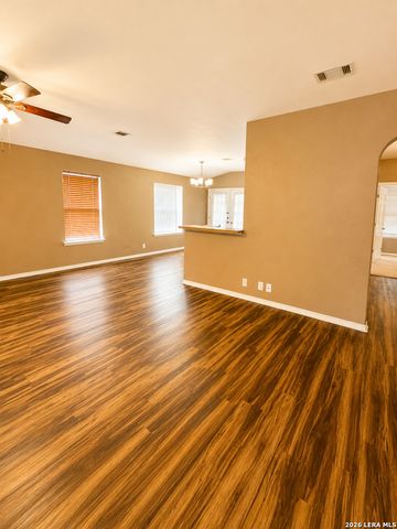 9006 Pinseeker, Selma, TX 78154