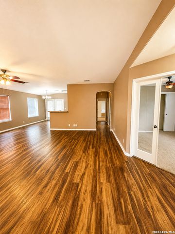 9006 Pinseeker, Selma, TX 78154
