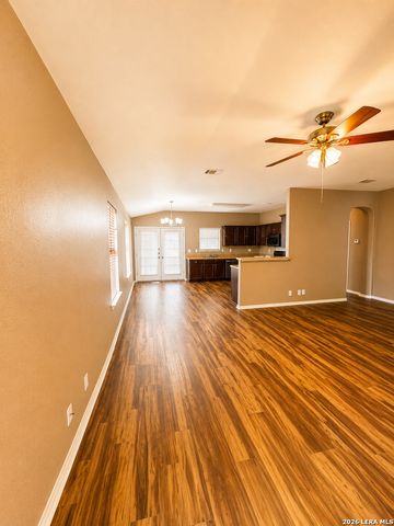 9006 Pinseeker, Selma, TX 78154