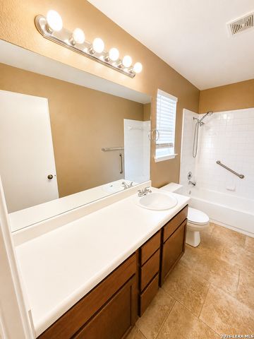 9006 Pinseeker, Selma, TX 78154