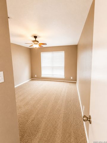 9006 Pinseeker, Selma, TX 78154