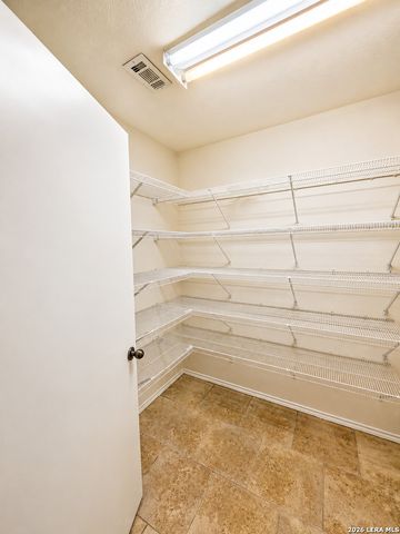 9006 Pinseeker, Selma, TX 78154