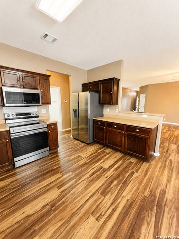 9006 Pinseeker, Selma, TX 78154