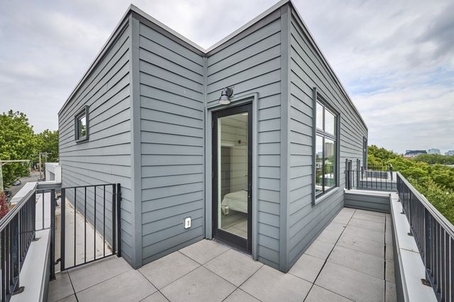 471 Somerville Ave 3, Somerville, MA 02143