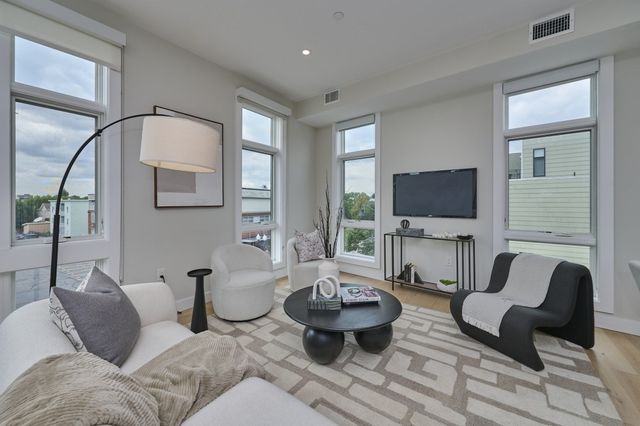 471 Somerville Ave 3, Somerville, MA 02143