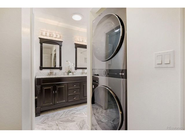 9304 Miles Dr, Lone Tree, CO 80124