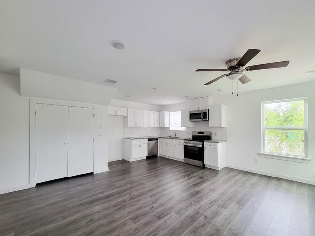 8122 Sterlingshire Street A, Houston, TX 77078