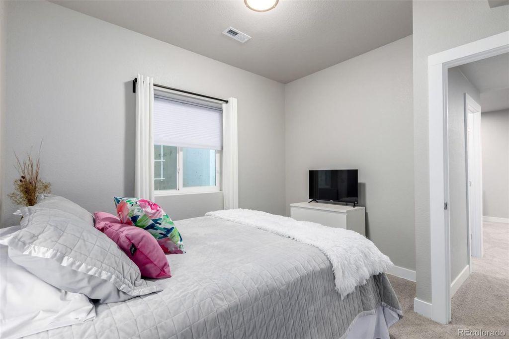 Image 28 of property listing at 1440 W 67th Avenue, Denver, CO 80221
