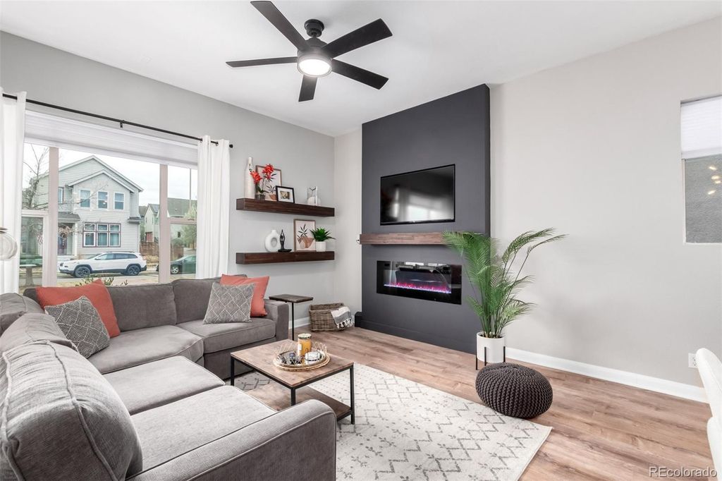 Image 5 of property listing at 1440 W 67th Avenue, Denver, CO 80221