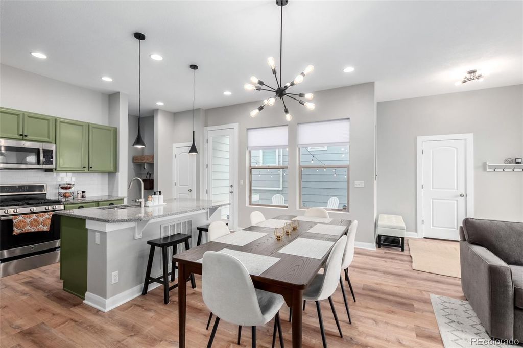 Image 6 of property listing at 1440 W 67th Avenue, Denver, CO 80221