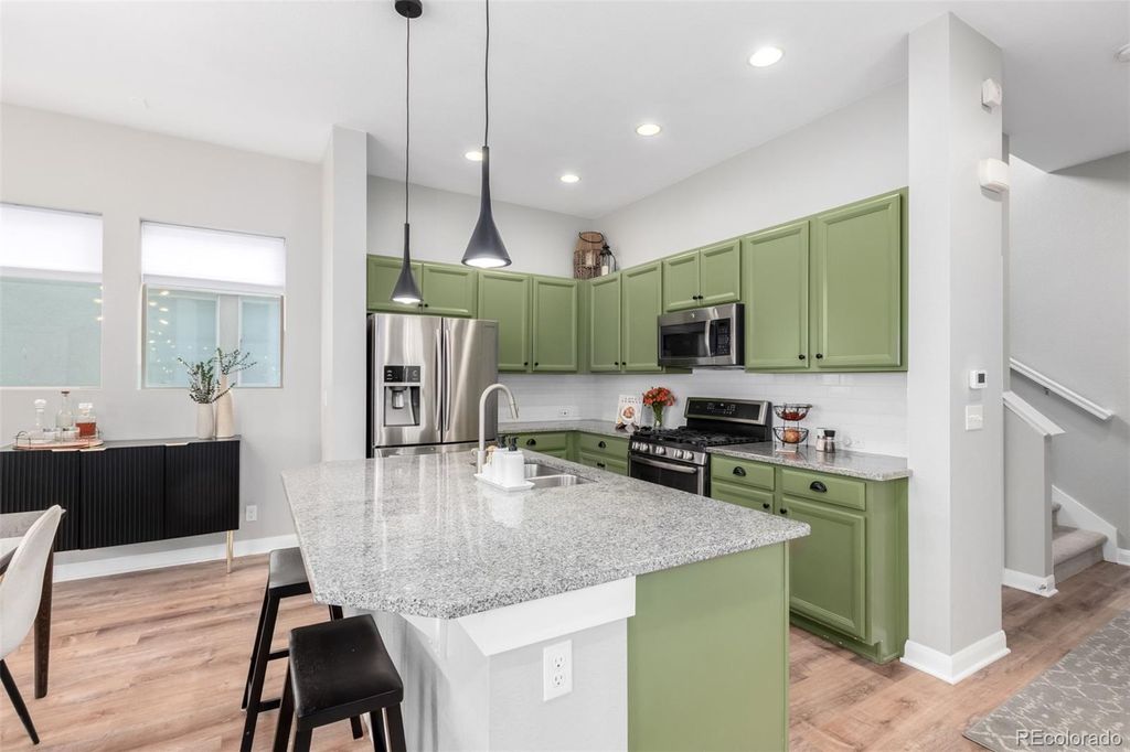 Image 7 of property listing at 1440 W 67th Avenue, Denver, CO 80221