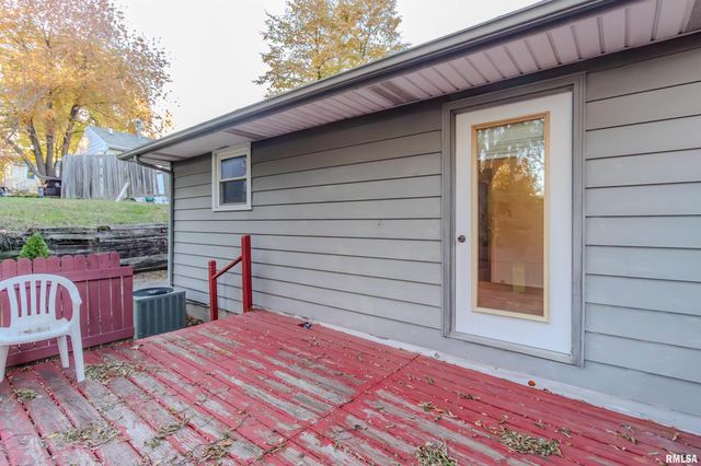 1410 E FAIROAKS Avenue, Peoria, IL 61603