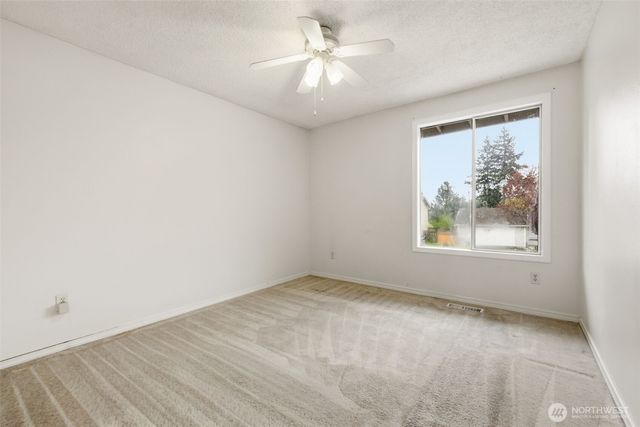 12522 SE 217th Place, Kent, WA 98031