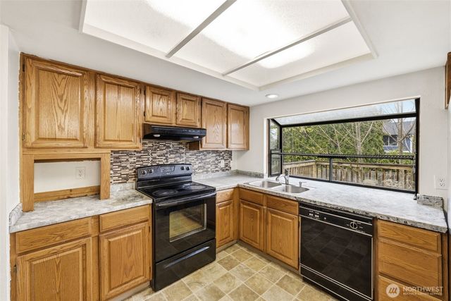 12522 SE 217th Place, Kent, WA 98031