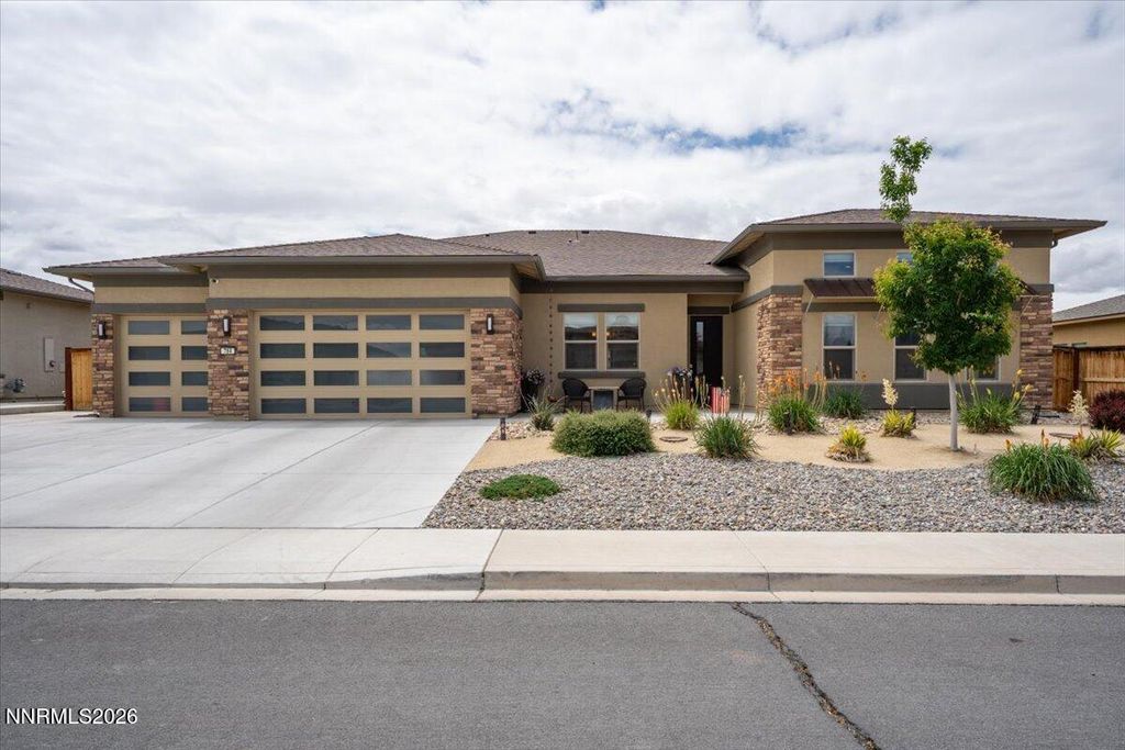784 Grey Hawk Drive, Fernley, NV 89408