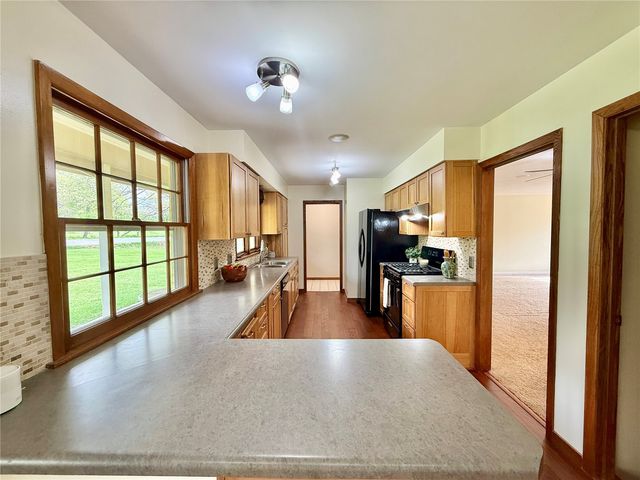 4261 Oak Leaf Ln NE, Iowa City, IA 52240