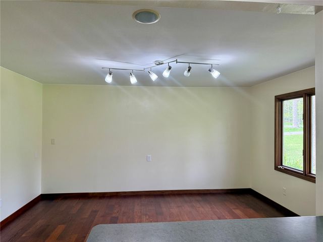 4261 Oak Leaf Ln NE, Iowa City, IA 52240