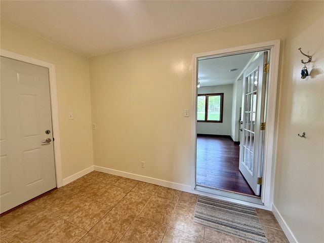 4261 Oak Leaf Ln NE, Iowa City, IA 52240