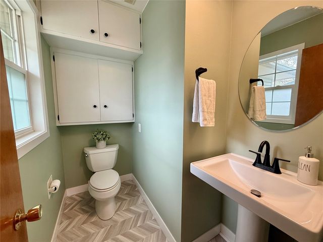 4261 Oak Leaf Ln NE, Iowa City, IA 52240
