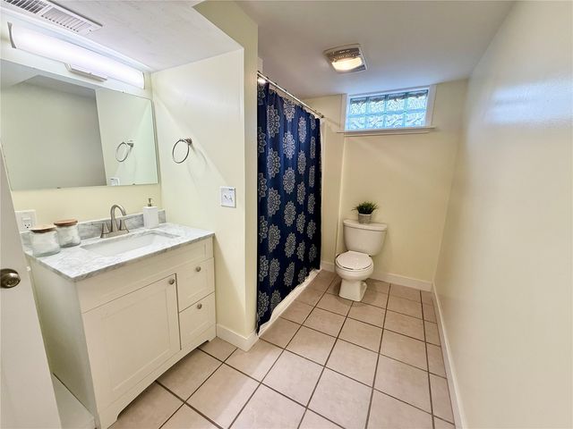 4261 Oak Leaf Ln NE, Iowa City, IA 52240