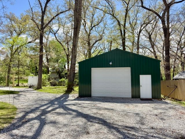4261 Oak Leaf Ln NE, Iowa City, IA 52240
