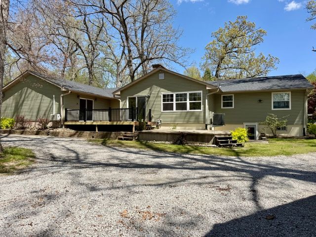 4261 Oak Leaf Ln NE, Iowa City, IA 52240
