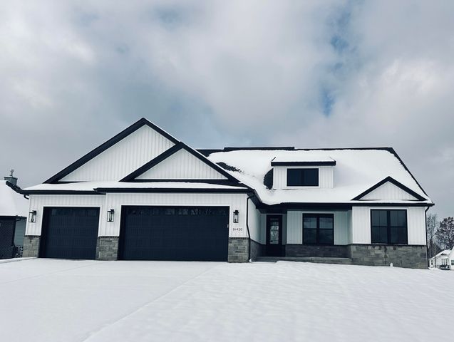 16420 Sleepy Hollow Drive, Fenton Twp, MI 48430