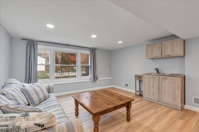 1933 Mary Ellen Ln, Scotch Plains Twp., NJ 07076