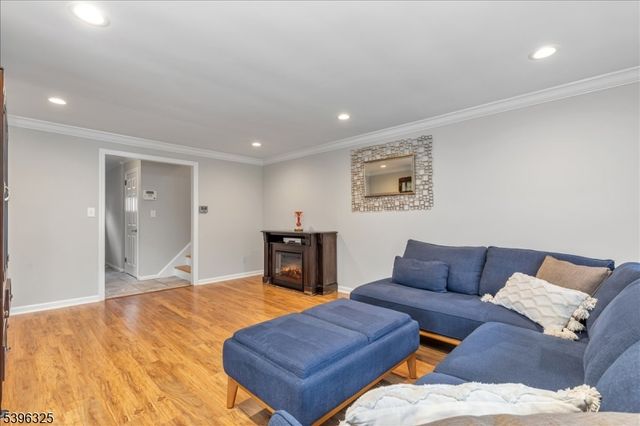 1933 Mary Ellen Ln, Scotch Plains Twp., NJ 07076